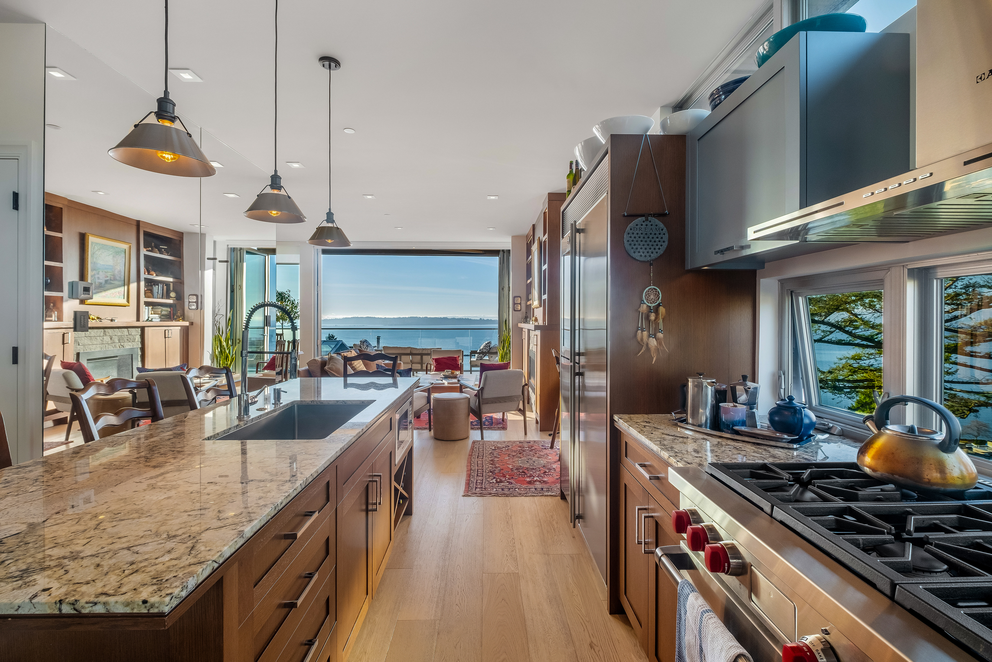 15046 Buena Vista Avenue